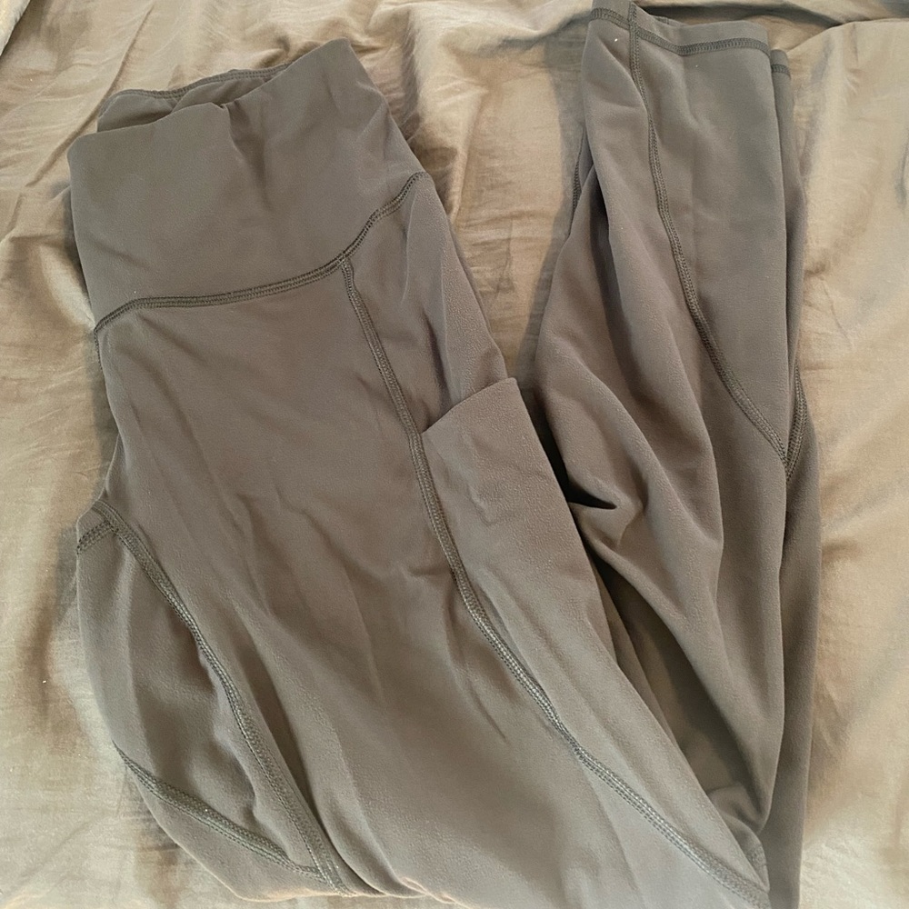 Amazon grey pocket leggings!!